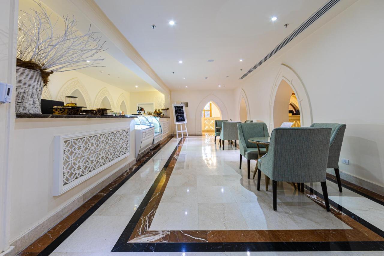 Grand Palace - Couples Only 18 Years Plus (Adults Only) Hurghada Exterior photo The restaurant at the hotel