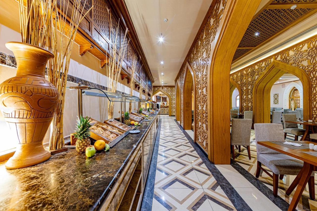 Grand Palace - Couples Only 18 Years Plus (Adults Only) Hurghada Exterior photo The buffet at the hotel